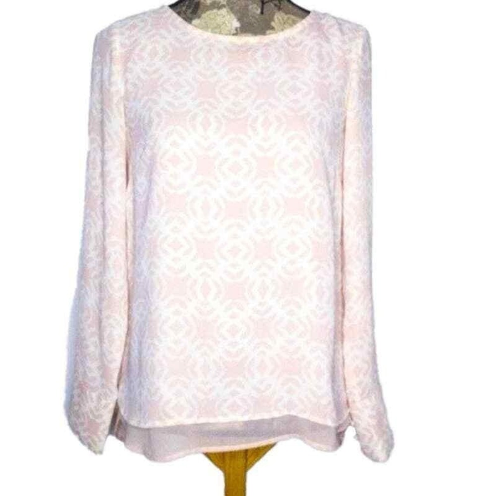 The Limited Blouse XS Peach Cream Crepe Long Sleeve‎ Keyhole Back Dress Shirt